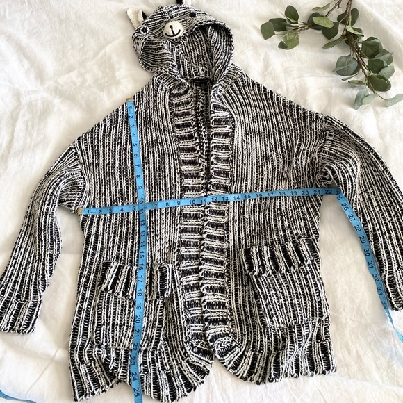 Love & Liberty Cute Animal Hooded Sweater - Picture 8 of 15